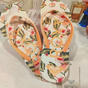 Roxy flip flops